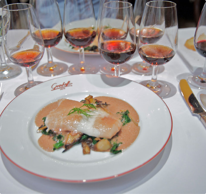 Madairaprobe bei Grashoff mit Steinbeißerfilet und Madairasauce